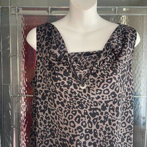 Ann Taylor Sz 10 Cheetah Leopard Print Tank Animal Scoop Neck & Medalion